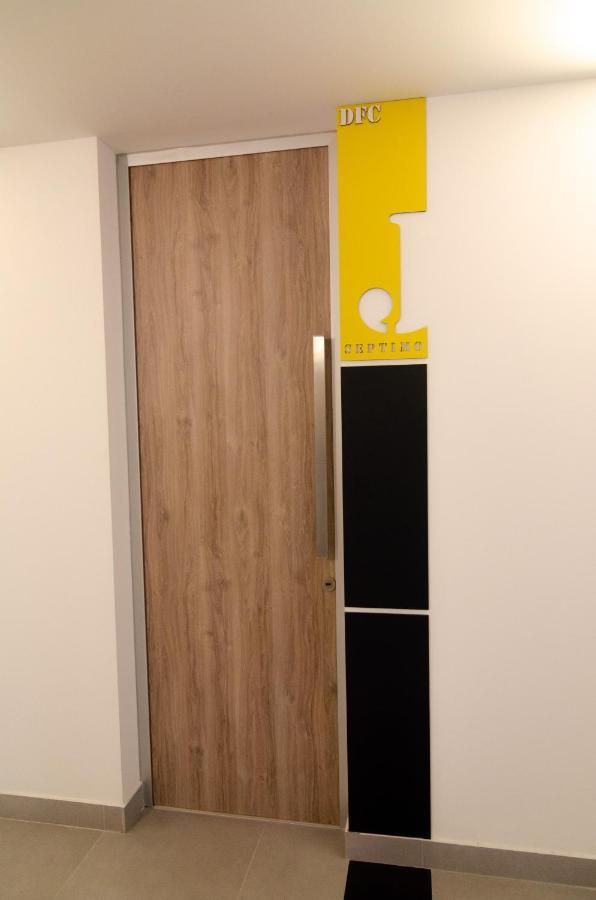 Donna Alda Dfc Apartment